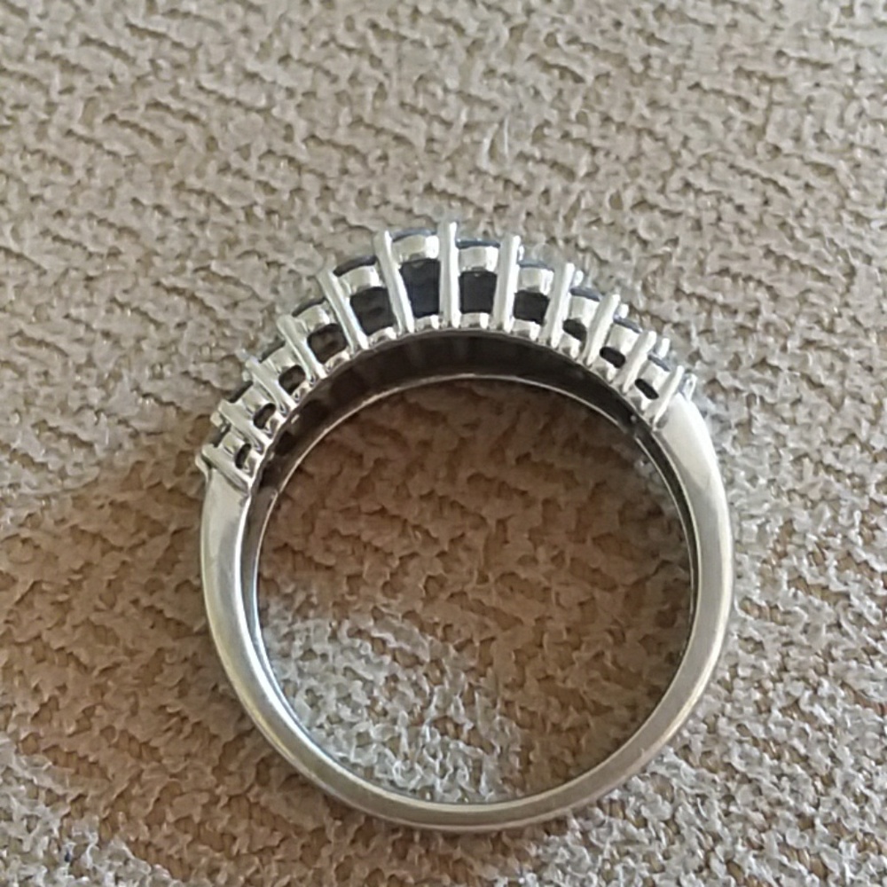 Diamond ring - Picture 3 of 5